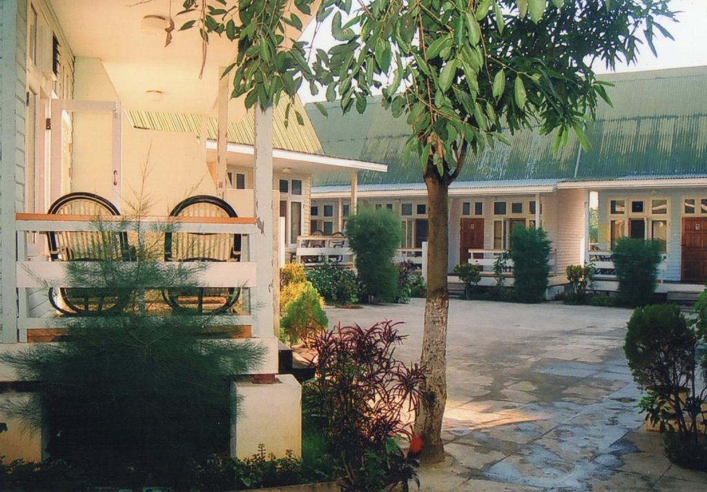 Primrose Hotel Nyaung Shwe Exterior foto