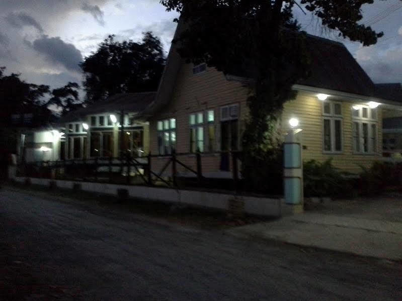 Primrose Hotel Nyaung Shwe Exterior foto